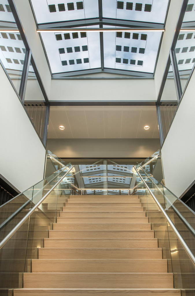 Balustrade met LED Wijchen gemeentehuis