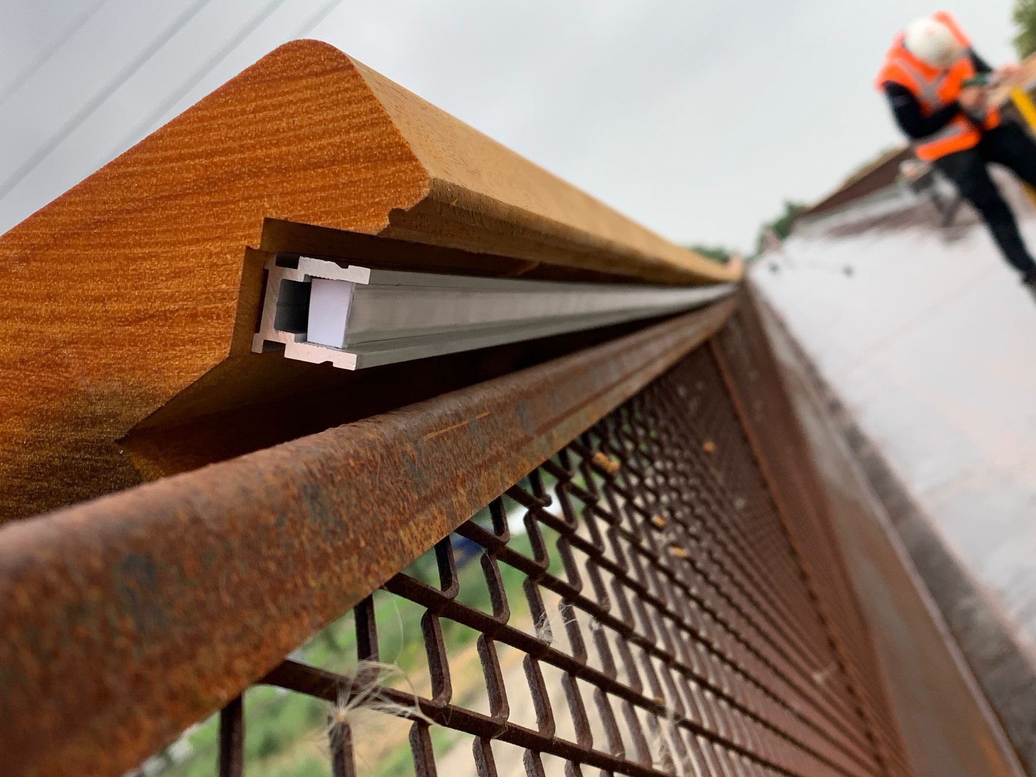 Integratie van LED-verlichting in houten leuningen