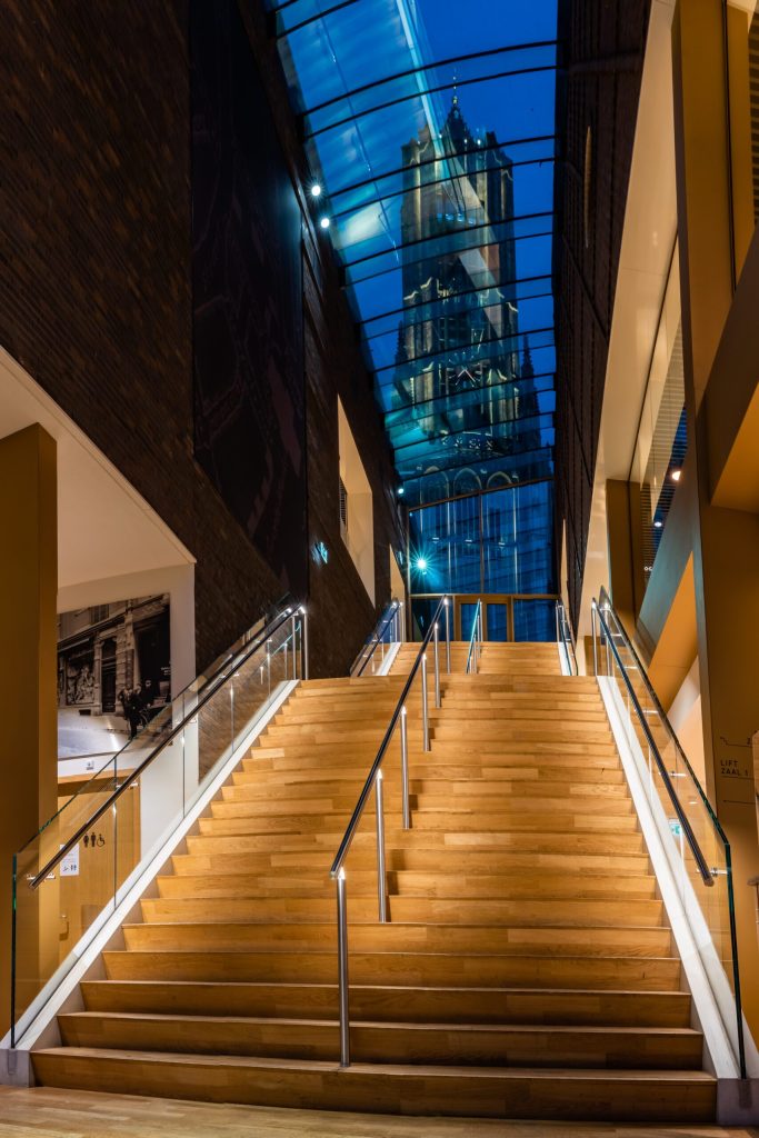 Focus film theater gebouwverlichting trapleuning ILLUNOX