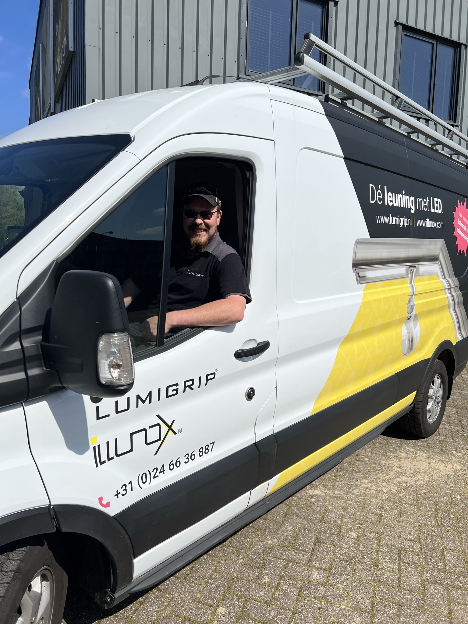 Over ILLUNOX Rick in de bus